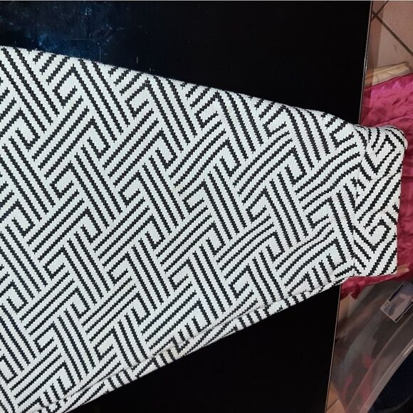 PaperMoon skirt flares out wide, black and white - Picture 8 of 10